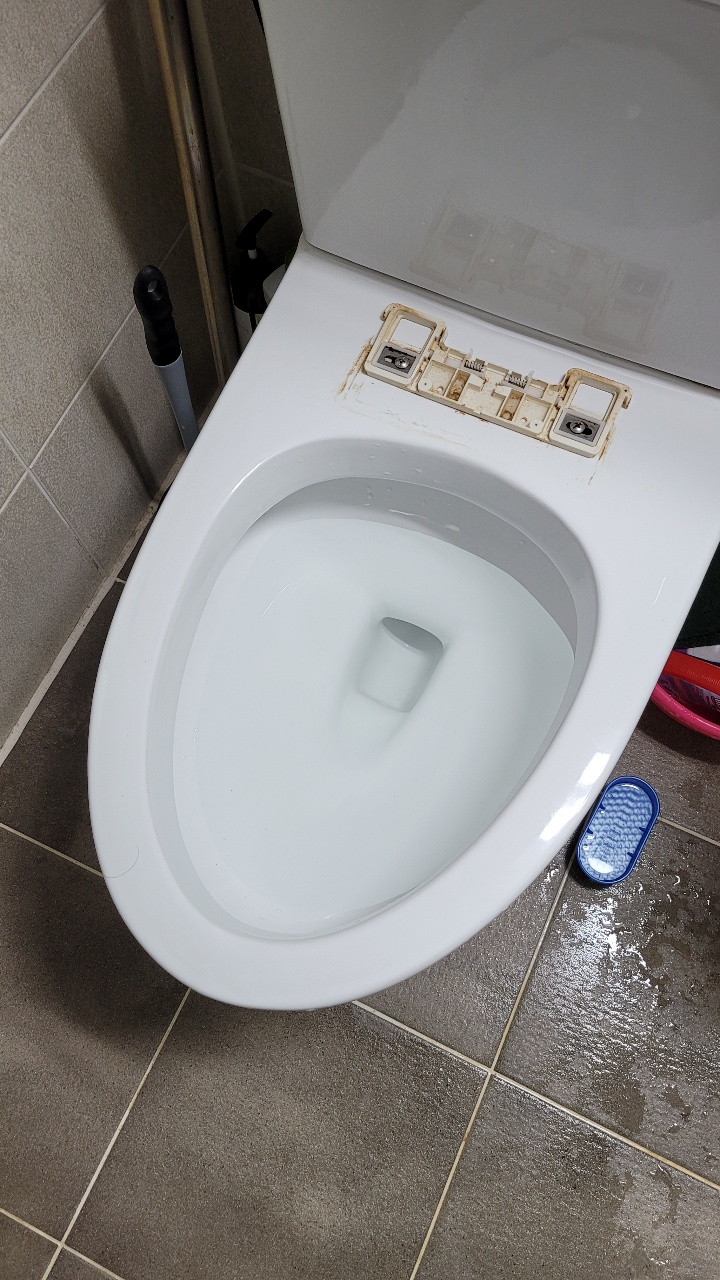 곡반정동 권선동 변기막힘 권선구 변기뚫기 대표 이미지