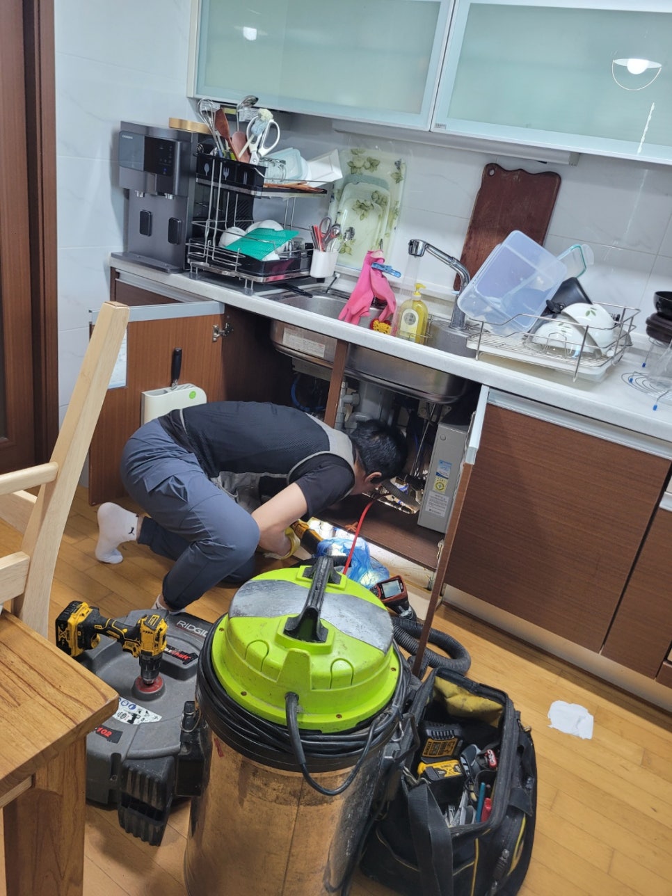 동탄 산척동 싱크대 배수구막힘, 기름으로 막힌 배관 세척작업 현장 상황